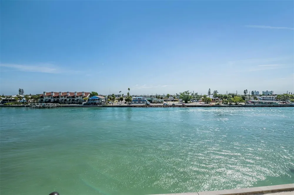 7435 BAYSHORE DRIVE #303 Treasure Island, FL 33706