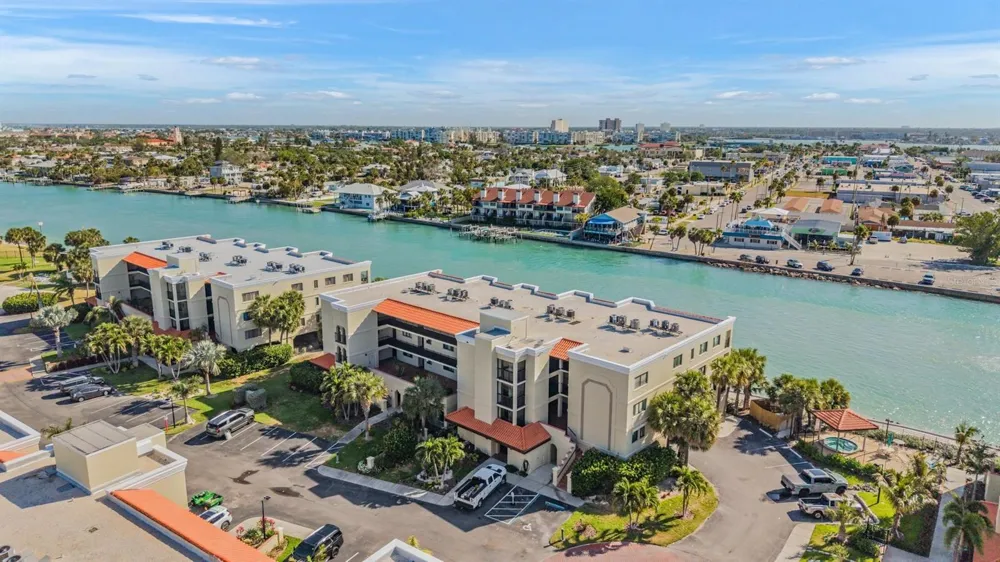 7435 BAYSHORE DRIVE #303 Treasure Island, FL 33706