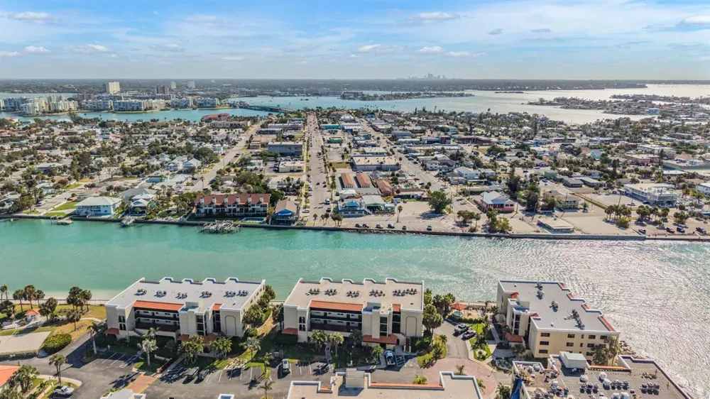 7435 BAYSHORE DRIVE #303 Treasure Island, FL 33706