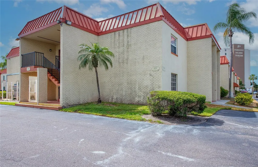 10365 PARADISE BOULEVARD #9 Treasure Island, FL 33706