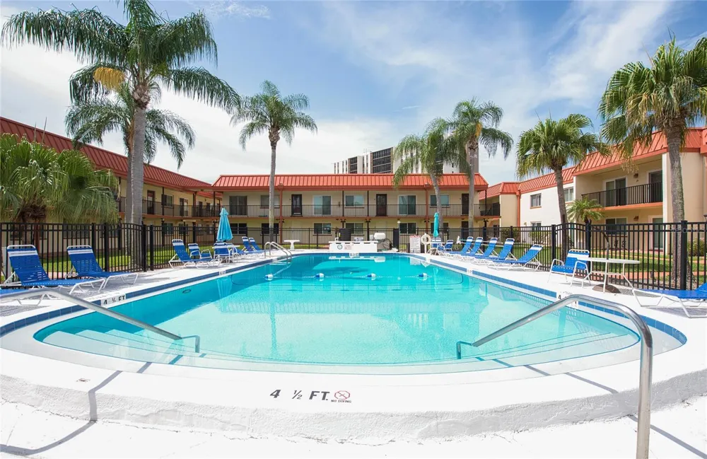10365 PARADISE BOULEVARD #9 Treasure Island, FL 33706