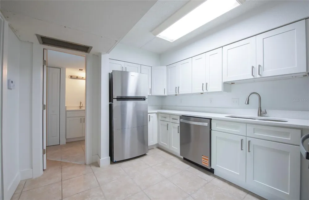10365 PARADISE BOULEVARD #9 Treasure Island, FL 33706