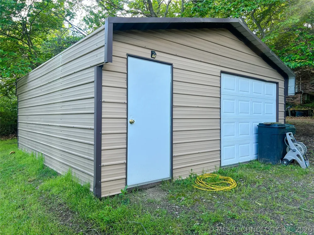 115411 S 4192 ROAD Checotah, OK 74426