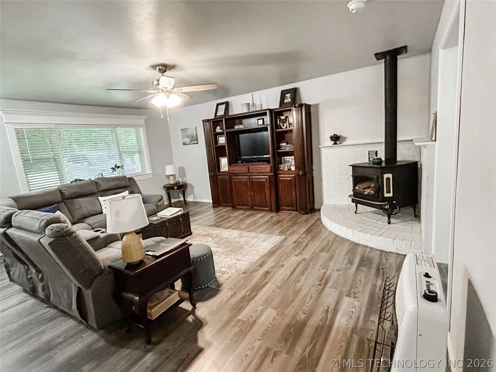 115411 S 4192 ROAD Checotah, OK 74426