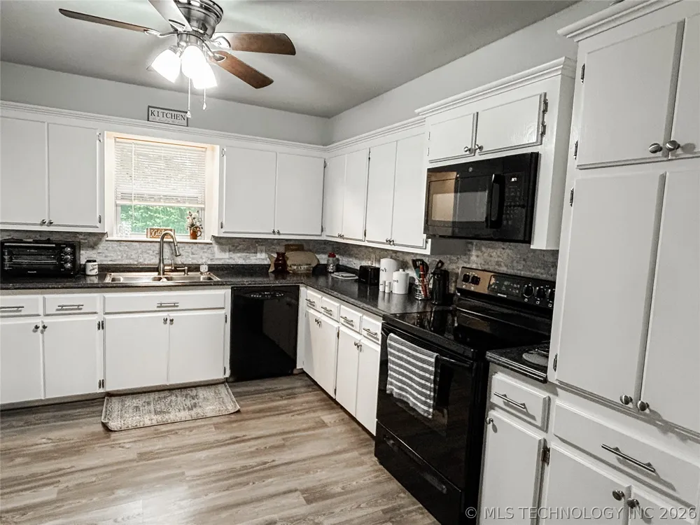 115411 S 4192 ROAD Checotah, OK 74426