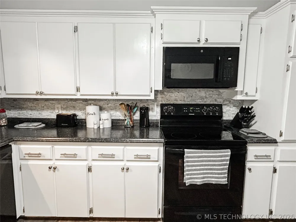115411 S 4192 ROAD Checotah, OK 74426
