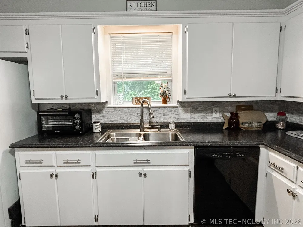 115411 S 4192 ROAD Checotah, OK 74426