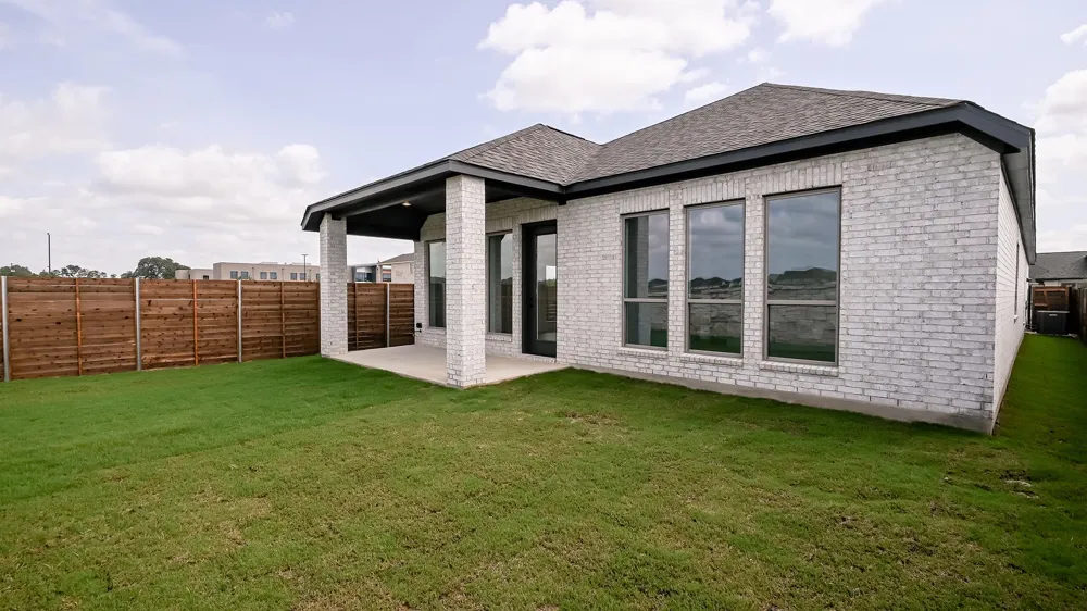307 Watersong Bend Lockhart, TX 78644