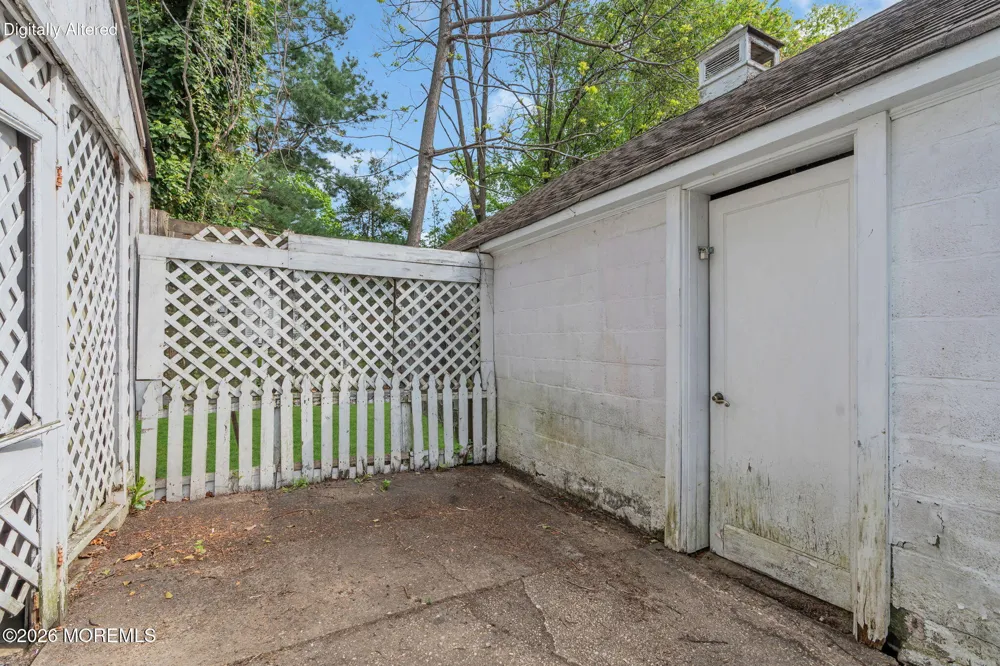 8 Church Street Middletown, NJ 07748