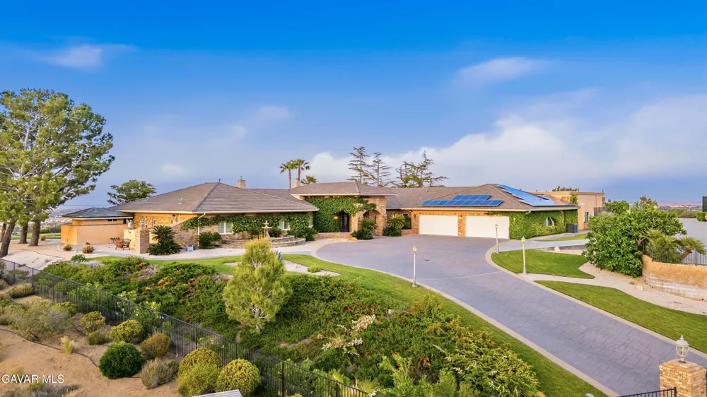 40250 Maestro Lane Palmdale, CA 93551