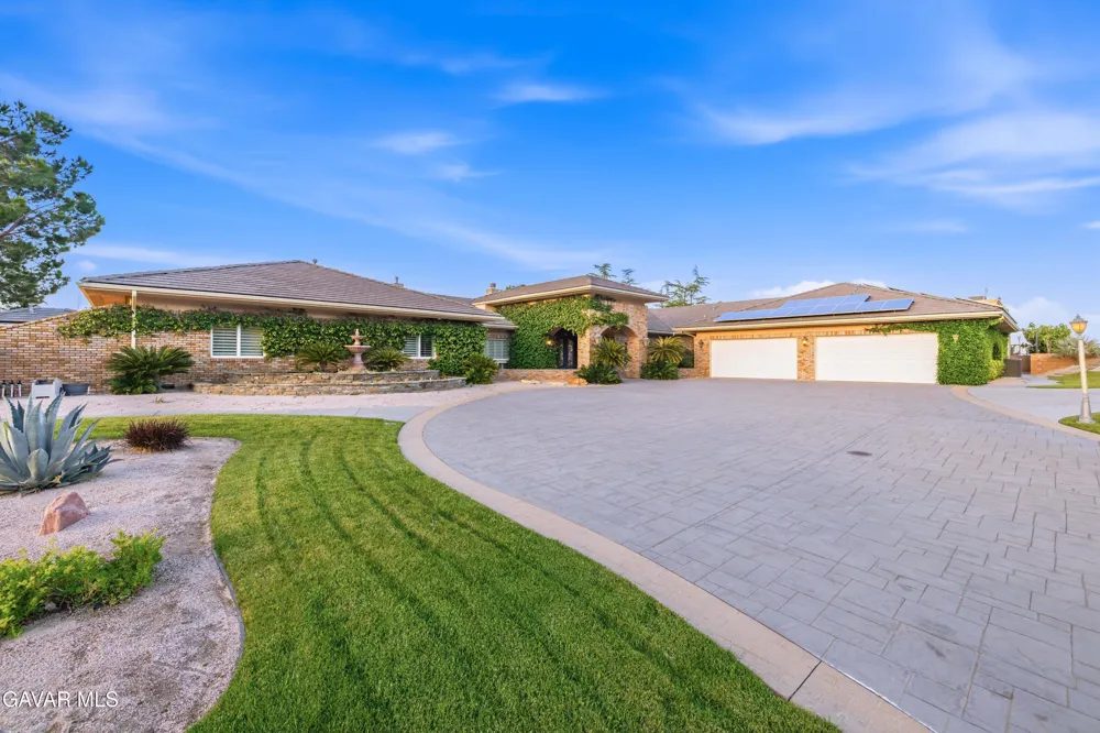 40250 Maestro Lane Palmdale, CA 93551