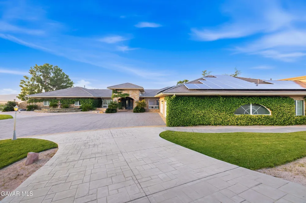 40250 Maestro Lane Palmdale, CA 93551