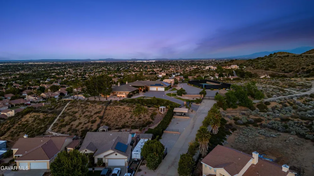 40250 Maestro Lane Palmdale, CA 93551