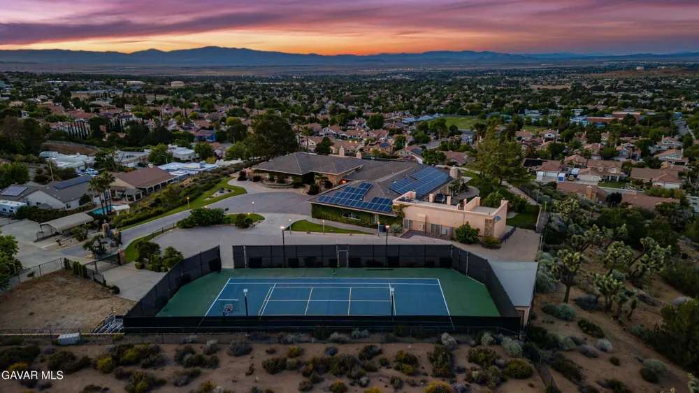 40250 Maestro Lane Palmdale, CA 93551