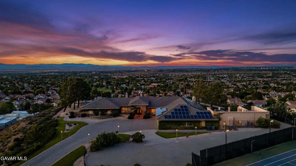 40250 Maestro Lane Palmdale, CA 93551