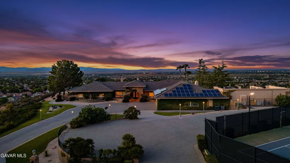 40250 Maestro Lane Palmdale, CA 93551