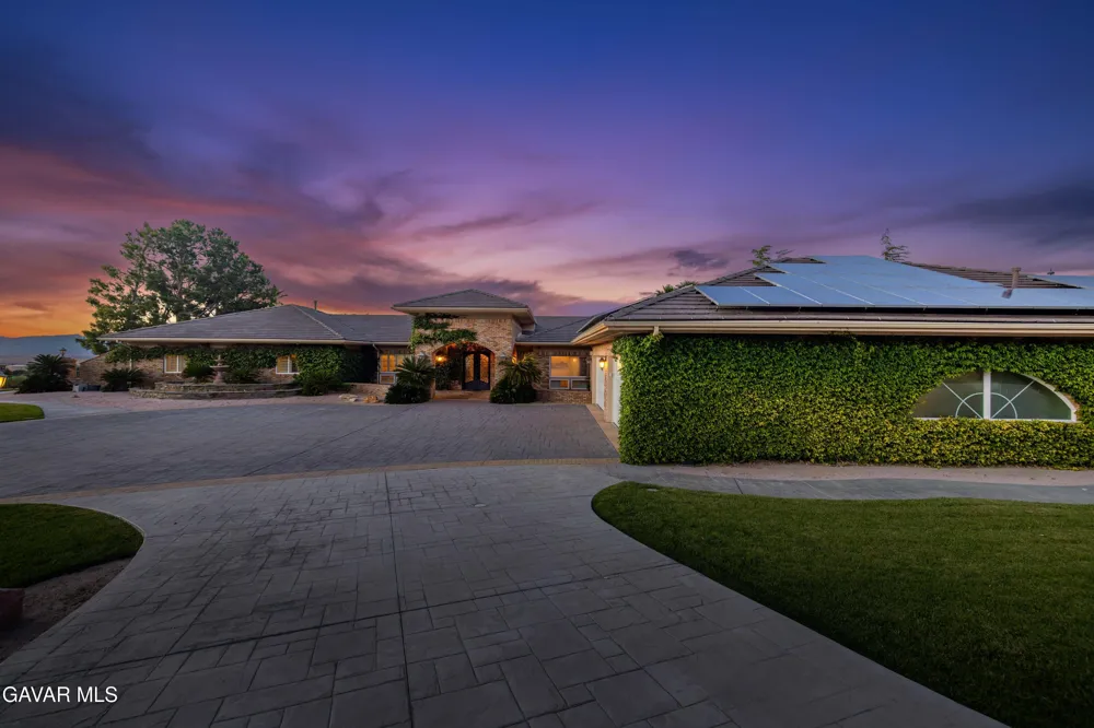 40250 Maestro Lane Palmdale, CA 93551