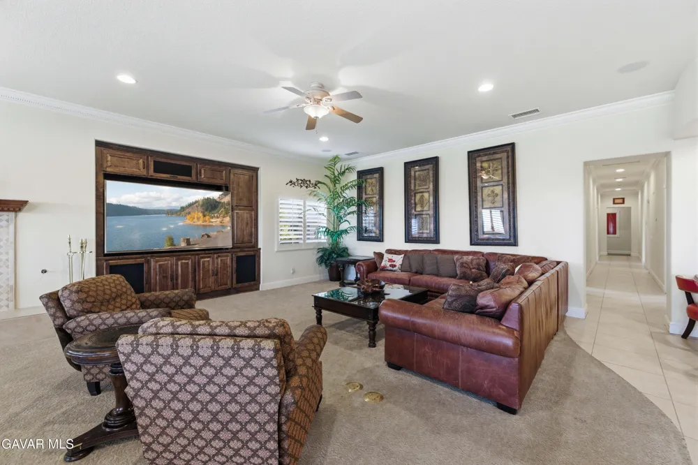 40250 Maestro Lane Palmdale, CA 93551