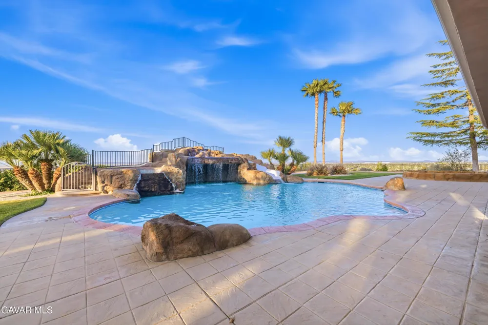 40250 Maestro Lane Palmdale, CA 93551
