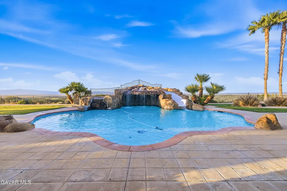 40250 Maestro Lane Palmdale, CA 93551