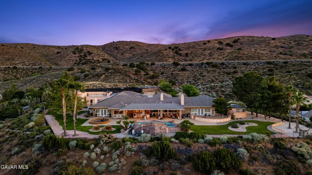 40250 Maestro Lane Palmdale, CA 93551
