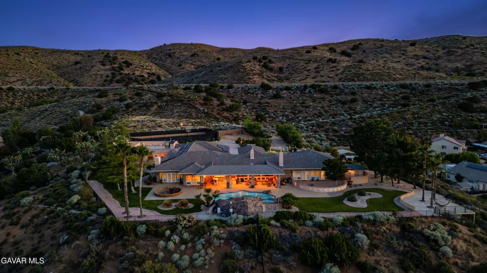 40250 Maestro Lane Palmdale, CA 93551
