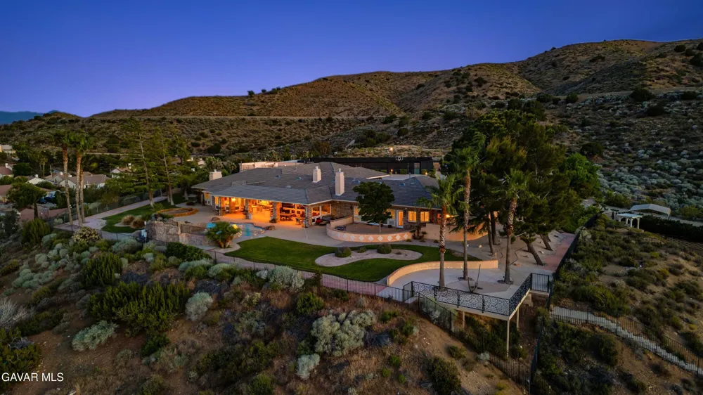 40250 Maestro Lane Palmdale, CA 93551