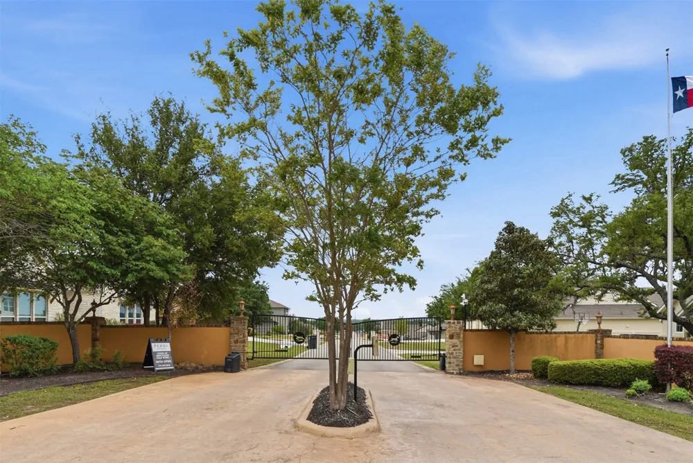 320 Onion Creek Lane Driftwood, TX 78619