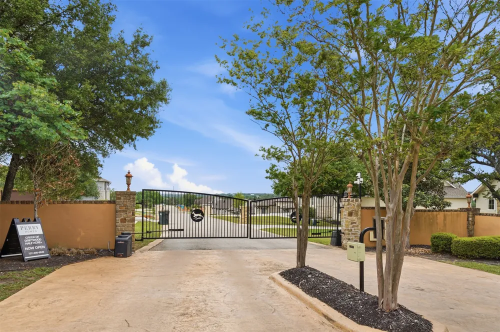 320 Onion Creek Lane Driftwood, TX 78619