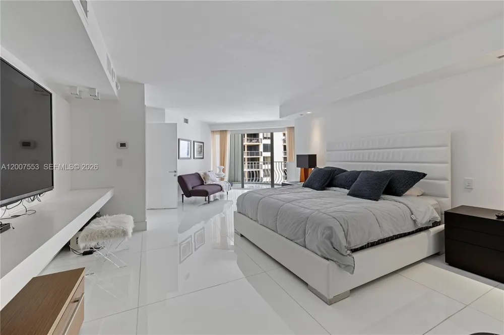 10155 Collins Ave #1210 Bal Harbour, FL 33154