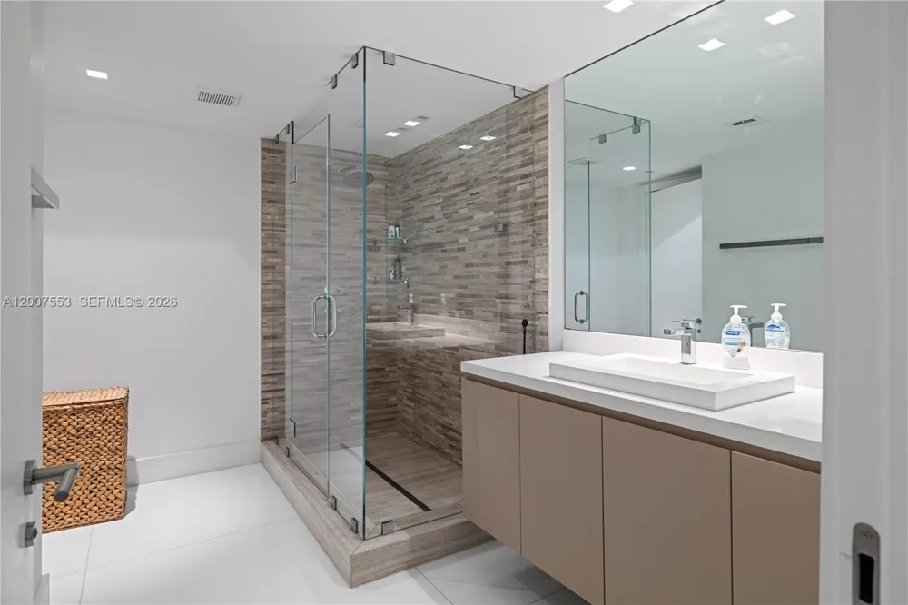 10155 Collins Ave #1210 Bal Harbour, FL 33154