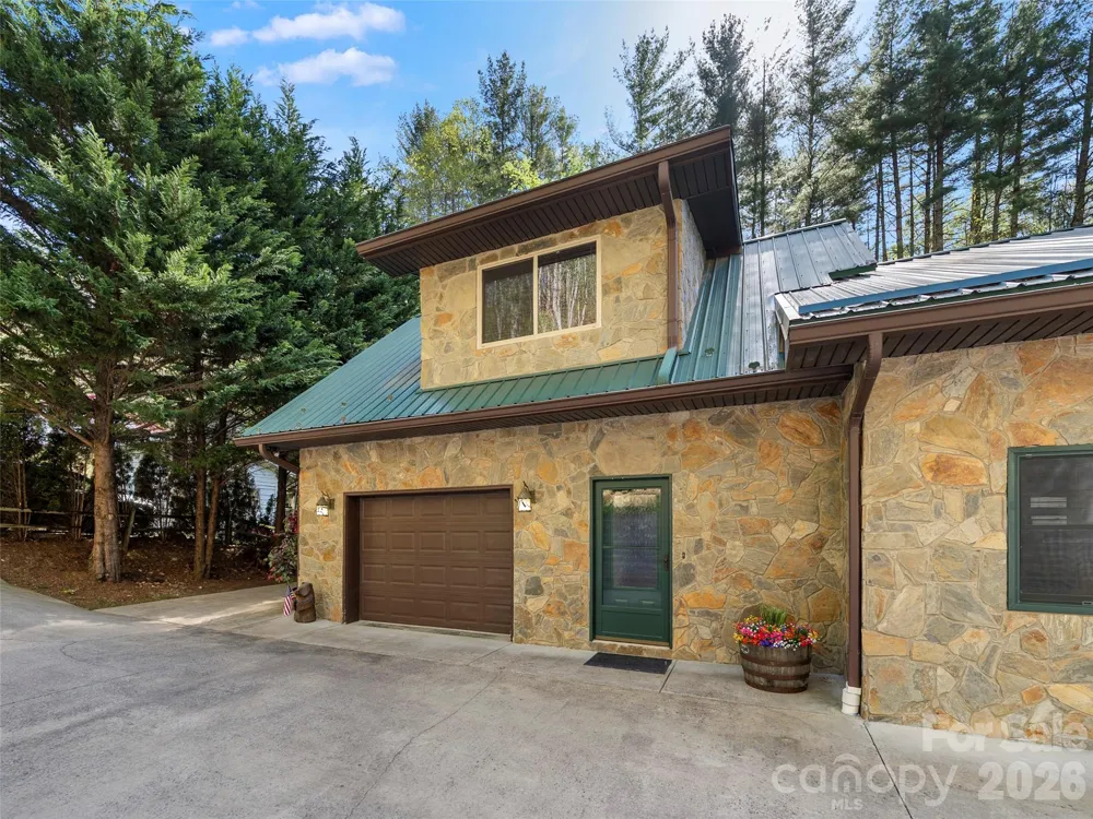 79 Ward Road Maggie Valley, NC 28751