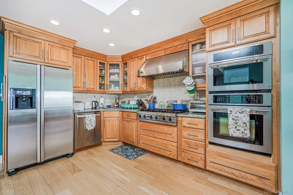 10 Bay Street Landing #8D Staten Island, NY 10301