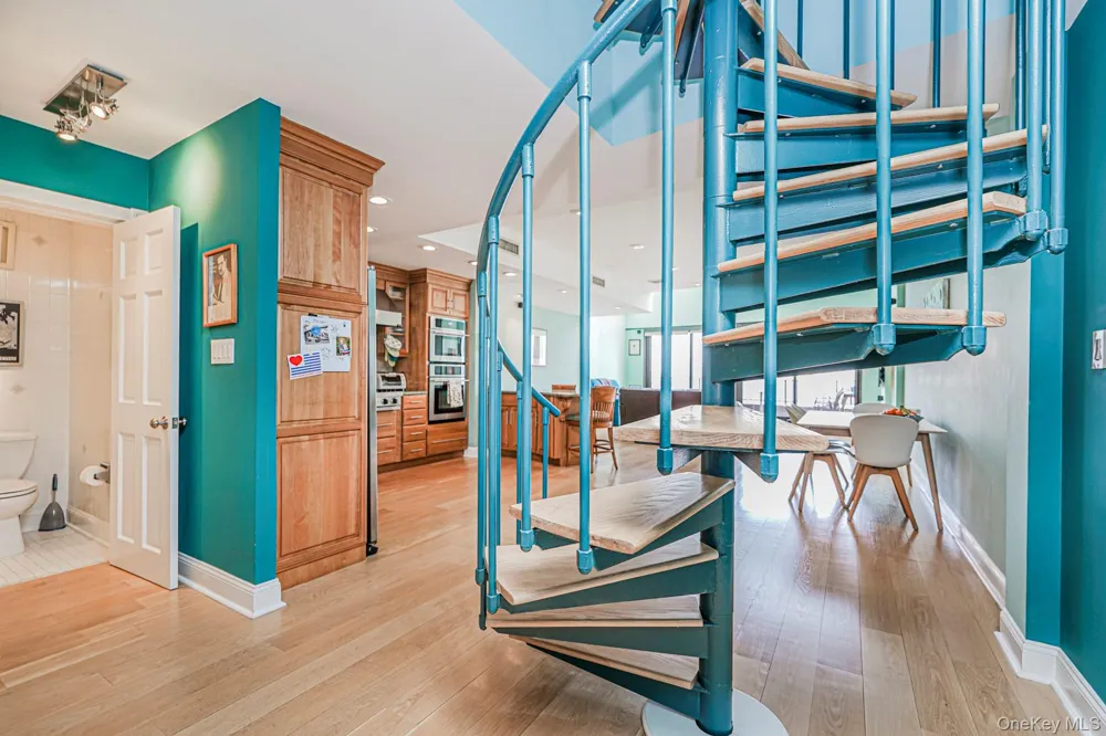 10 Bay Street Landing #8D Staten Island, NY 10301