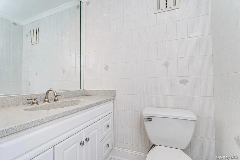 10 Bay Street Landing #8D Staten Island, NY 10301