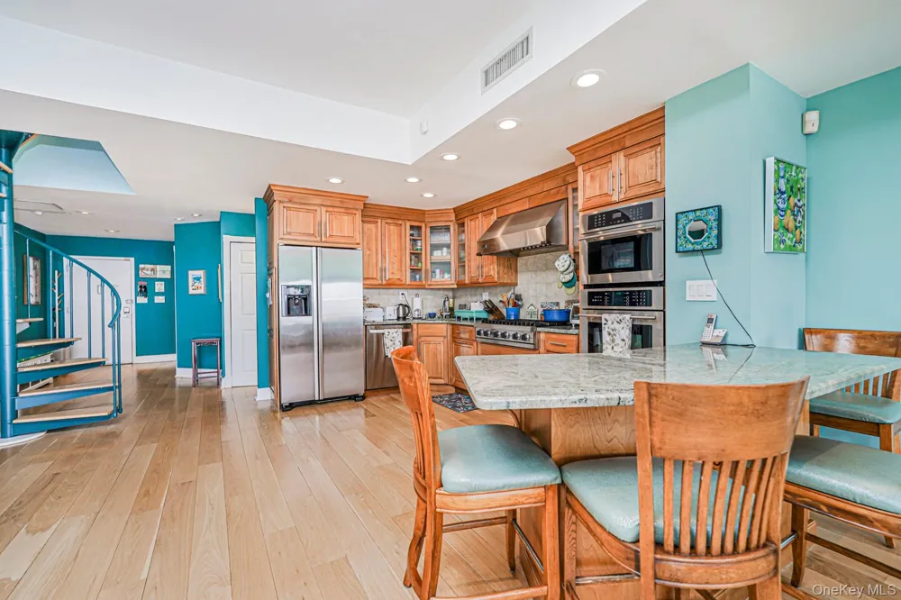 10 Bay Street Landing #8D Staten Island, NY 10301