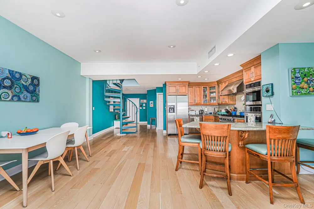 10 Bay Street Landing #8D Staten Island, NY 10301