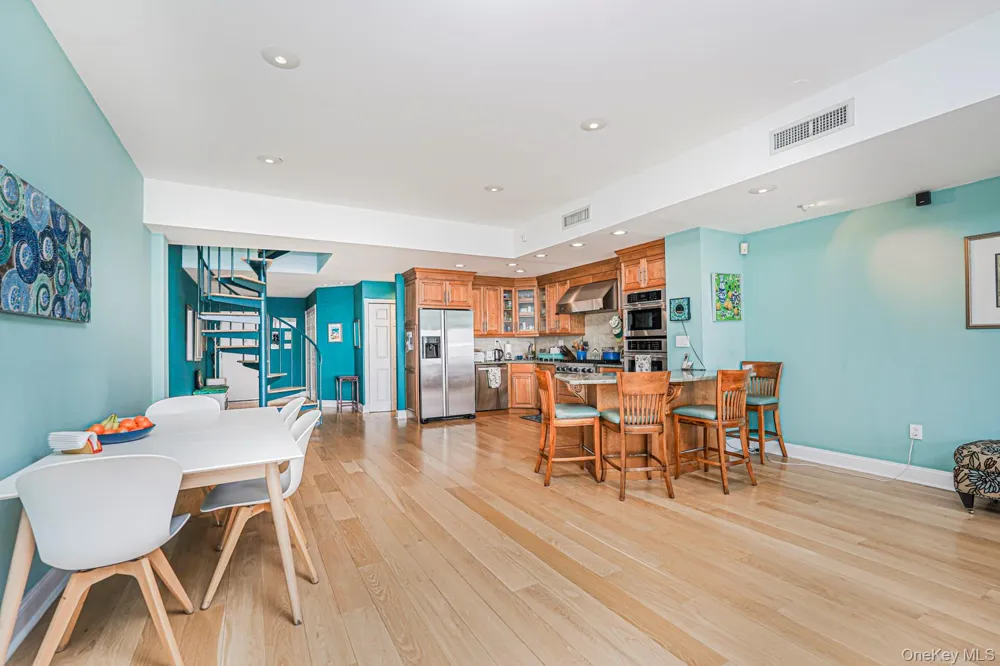 10 Bay Street Landing #8D Staten Island, NY 10301