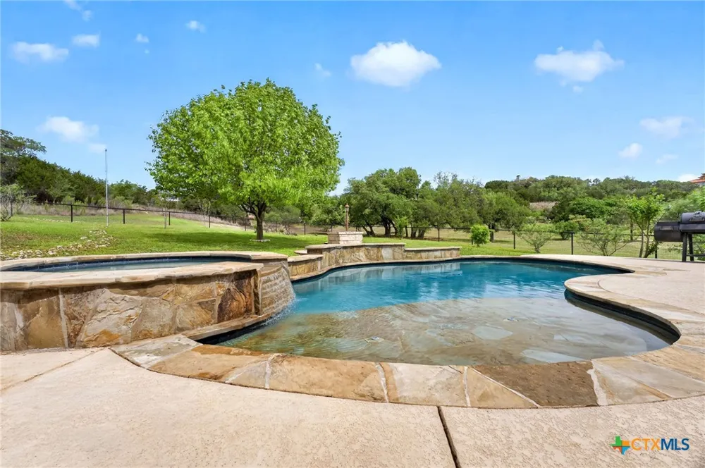 123 Grosbeak Drive Spring Branch, TX 78070