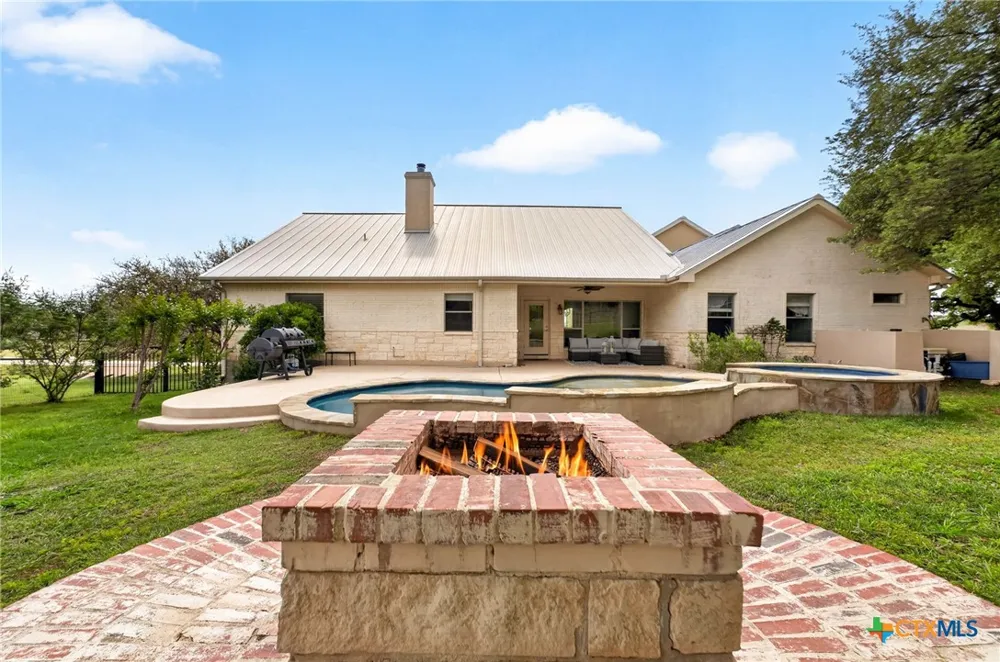 123 Grosbeak Drive Spring Branch, TX 78070