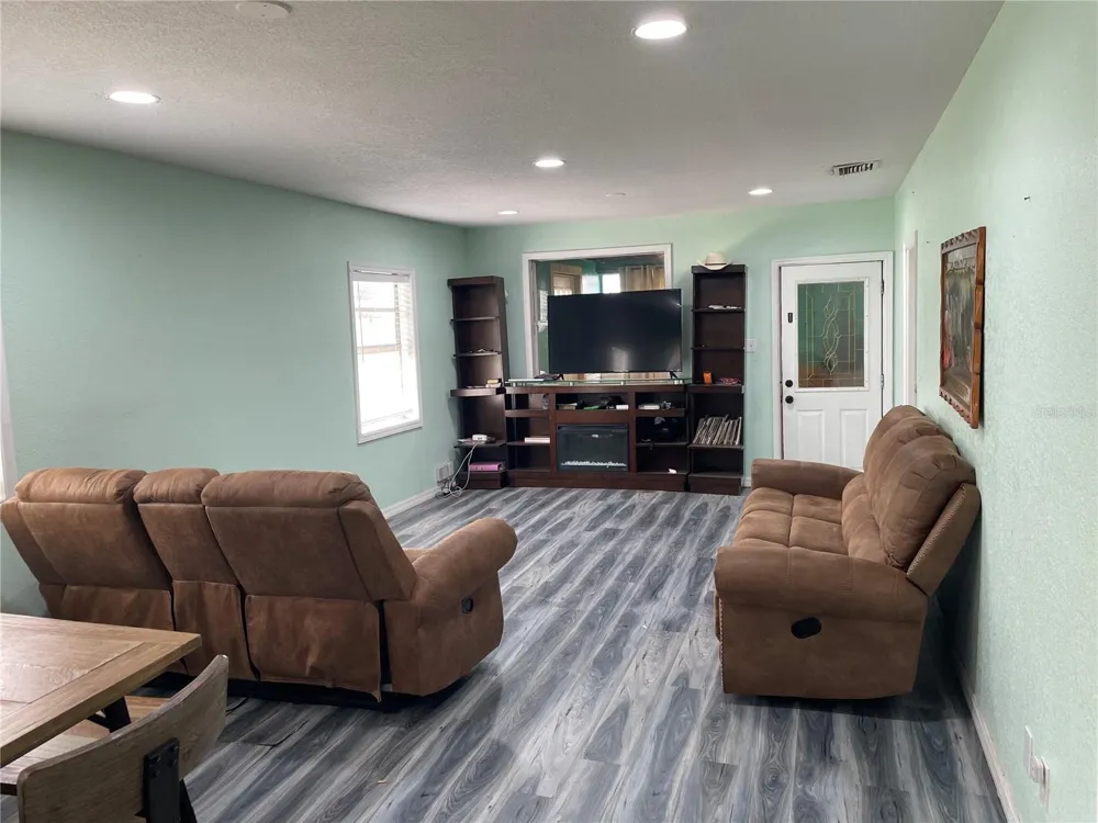 3816 LONE OAK ROAD Plant City, FL 33567