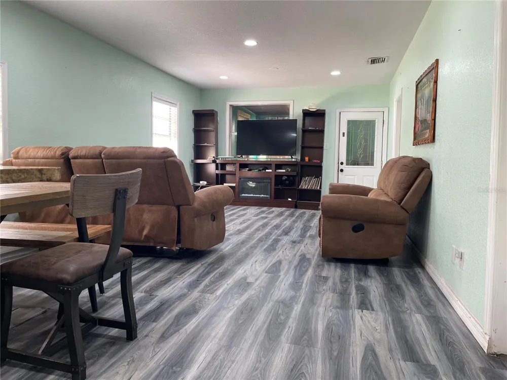 3816 LONE OAK ROAD Plant City, FL 33567