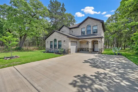 305 Pinehurst Dr Drive