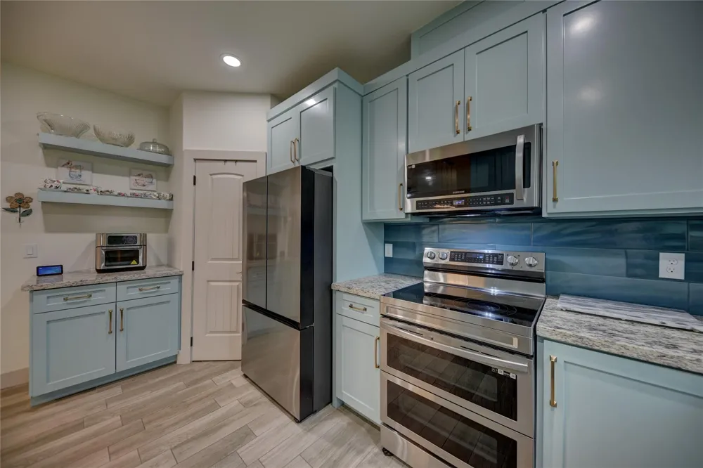 305 Pinehurst Dr Drive New Ulm, TX 78950