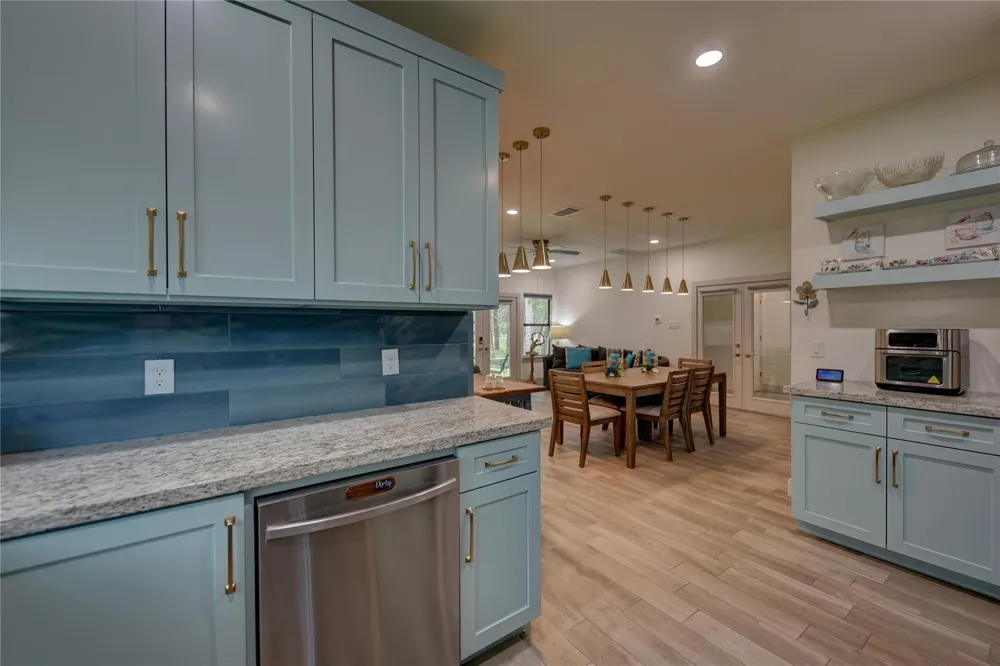 305 Pinehurst Dr Drive New Ulm, TX 78950