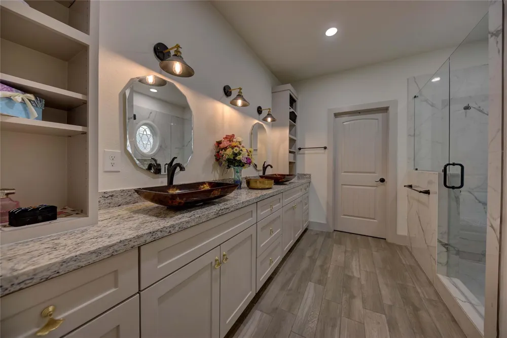 305 Pinehurst Dr Drive New Ulm, TX 78950