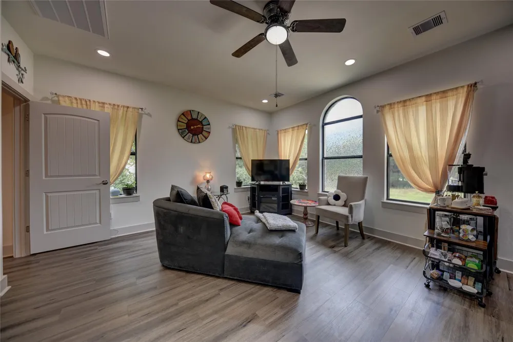 305 Pinehurst Dr Drive New Ulm, TX 78950