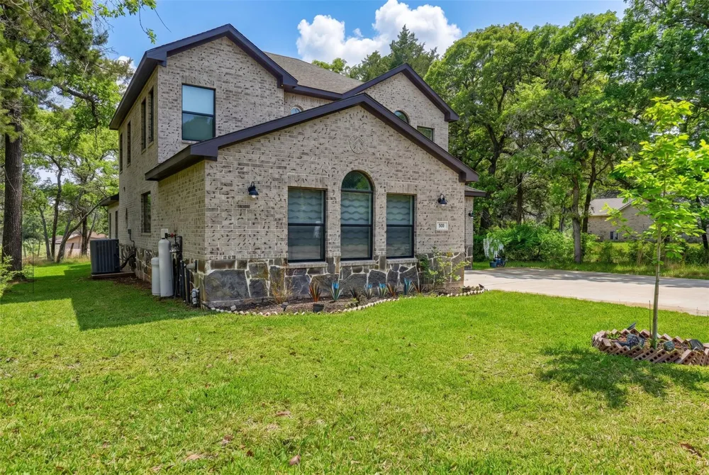 305 Pinehurst Dr Drive New Ulm, TX 78950