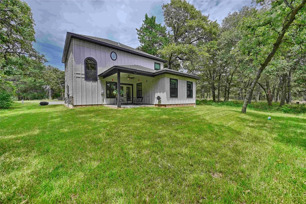 305 Pinehurst Dr Drive New Ulm, TX 78950
