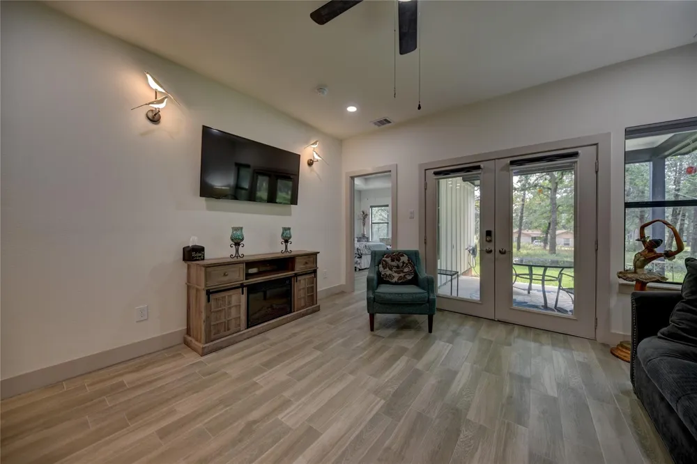 305 Pinehurst Dr Drive New Ulm, TX 78950